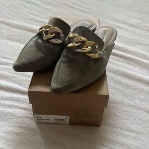 Steve Madden Khaki Suede Finn Mules